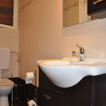 Apartman In 51833 *